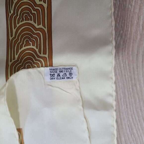 HERMES Scarf Carre 90 "Les Legendes de L'Arbre" Legend of the tree 100% Silk - Picture 4 of 6